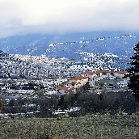 Avaris Hotel Karpenisi ภายนอก รูปภาพ