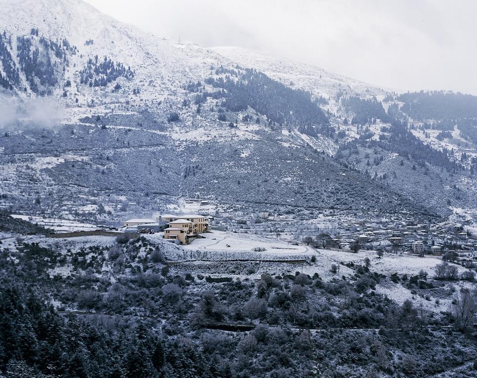 Avaris Hotel Karpenisi ภายนอก รูปภาพ