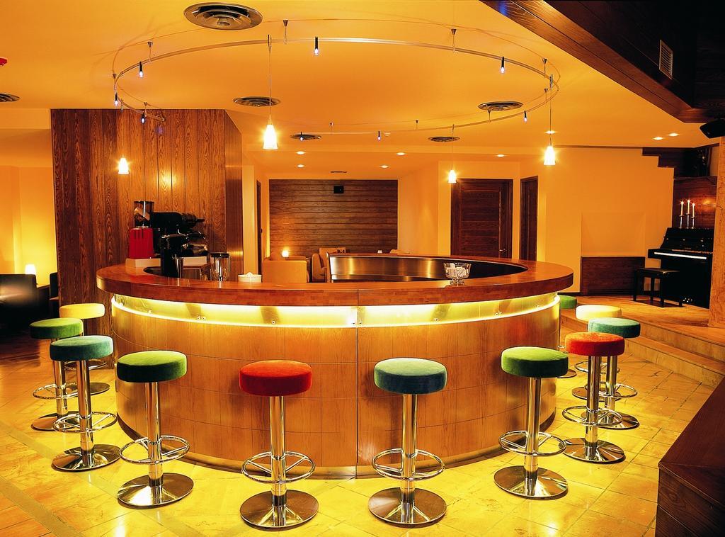 Avaris Hotel Karpenisi ภายนอก รูปภาพ