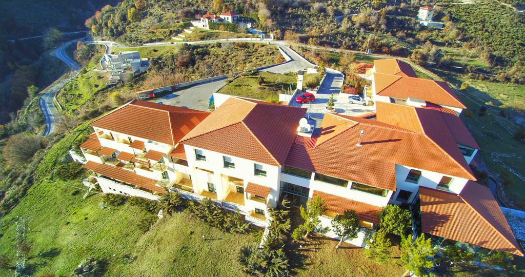 Avaris Hotel Karpenisi ภายนอก รูปภาพ