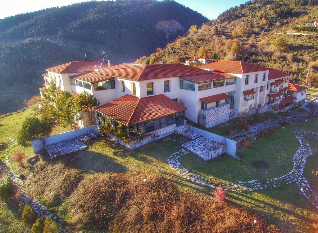 Avaris Hotel Karpenisi ภายนอก รูปภาพ